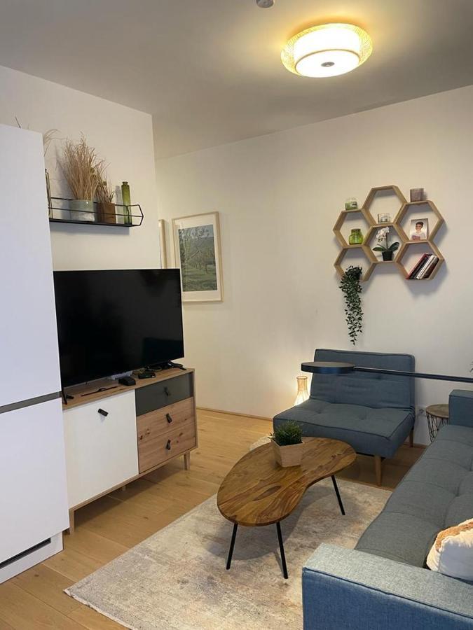 Nikolas Linz Exterior foto