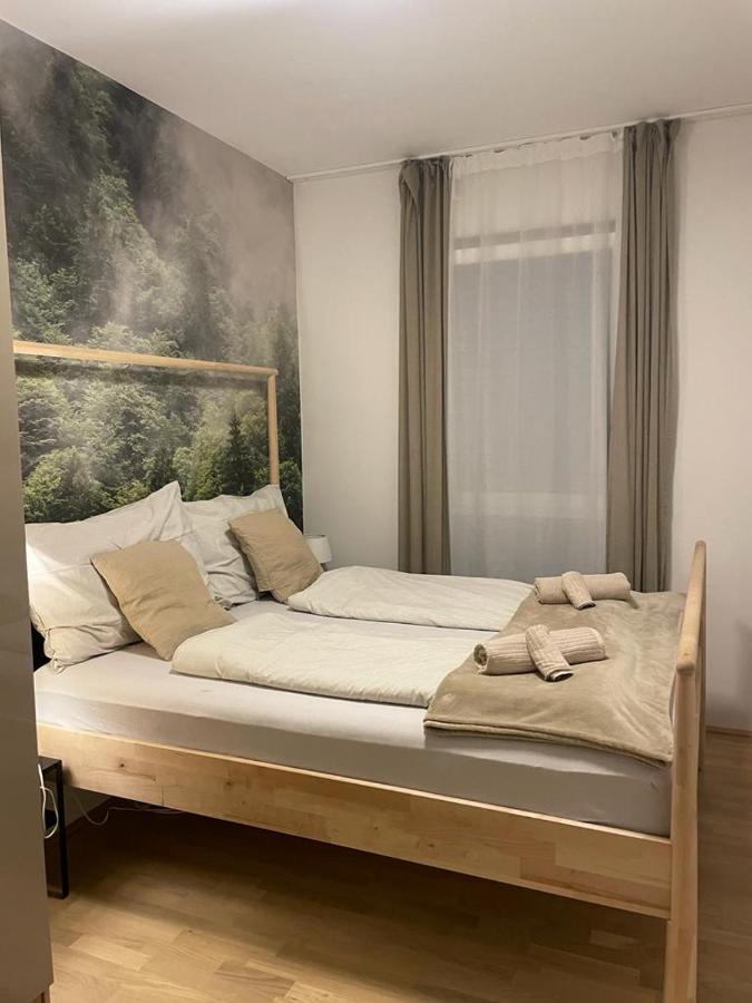 Nikolas Linz Exterior foto