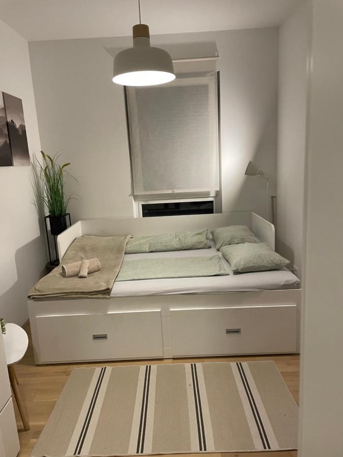 Nikolas Linz Exterior foto